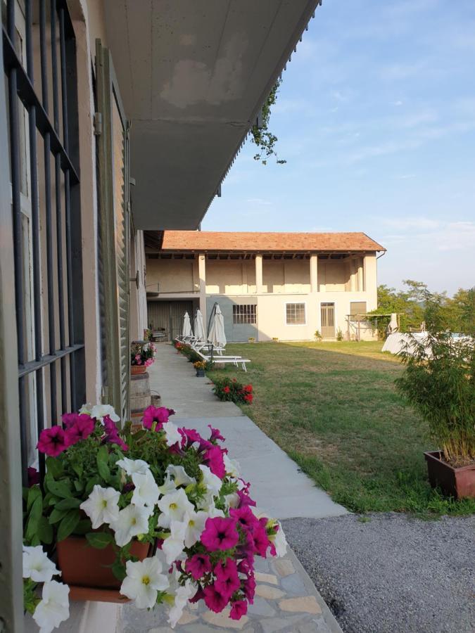Cascina Brichat Alta Langa Serravalle delle Langhe ภายนอก รูปภาพ